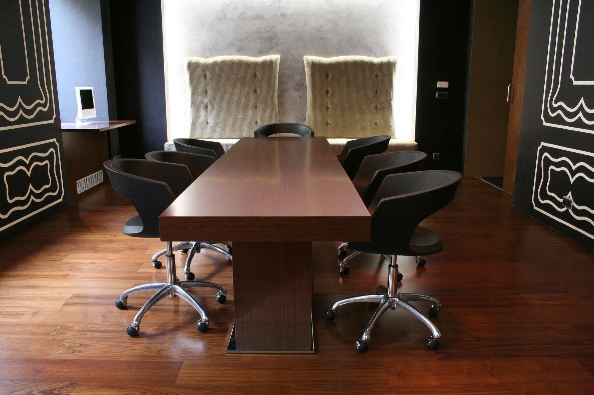 987 Design 4* Prague